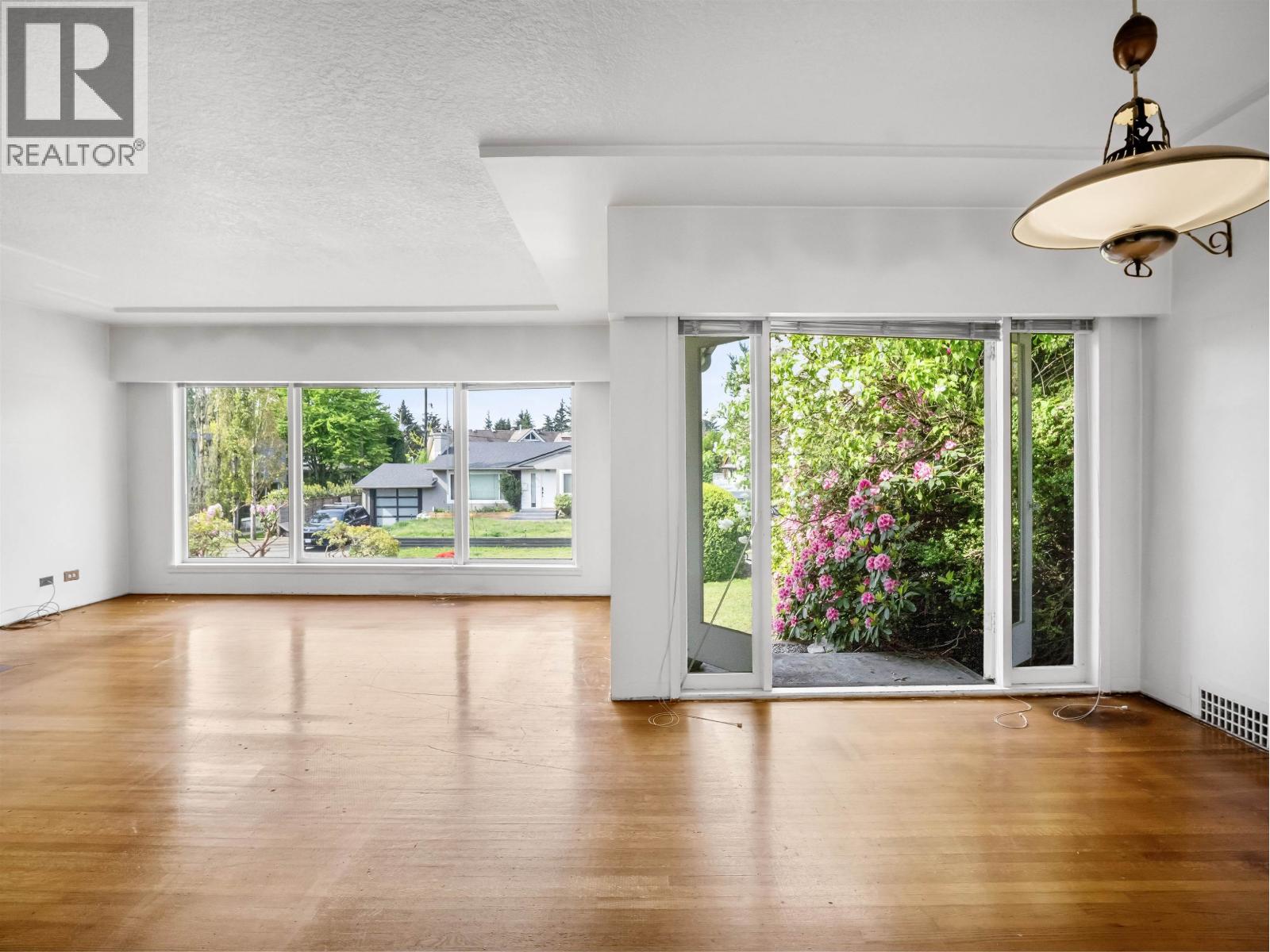 2762 Newmarket Drive, North Vancouver, British Columbia  V7R 2T4 - Photo 6 - R3119325