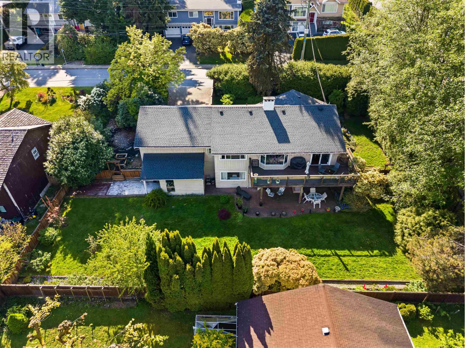 998 Fairway Drive, North Vancouver, British Columbia  V7G 1L8 - Photo 4 - R3119330