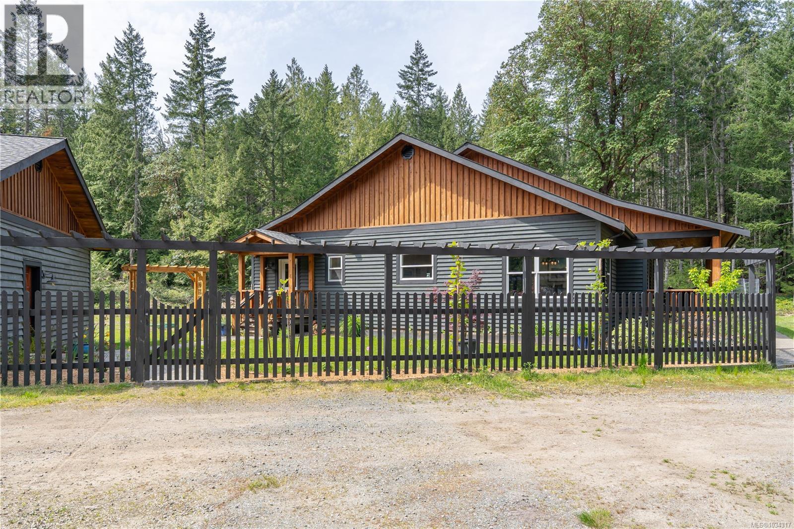 358 Mill Rd, Thetis Island, British Columbia  V0R 2Y0 - Photo 2 - 1034317