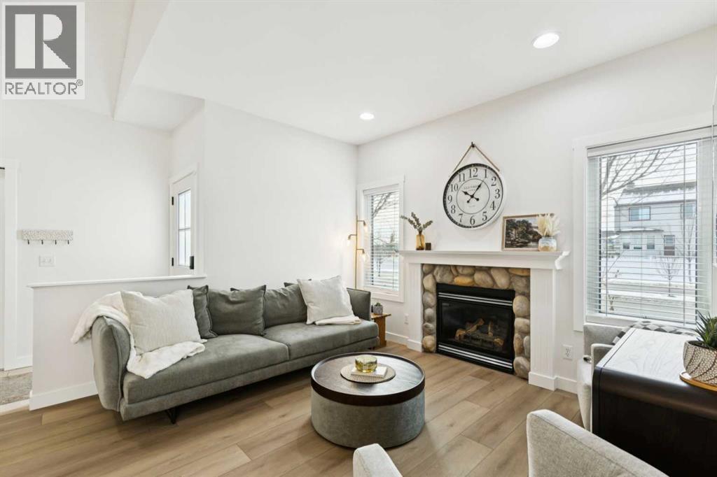 852 Everridge Drive SW, Calgary, Alberta  T2Y 4W5 - Photo 6 - A2290939