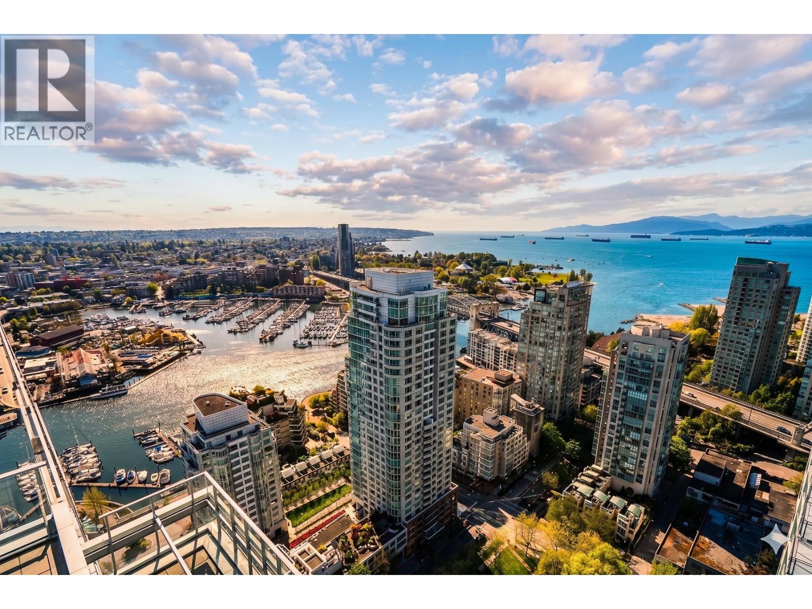 4105 1480 HOWE STREET, Vancouver, British Columbia