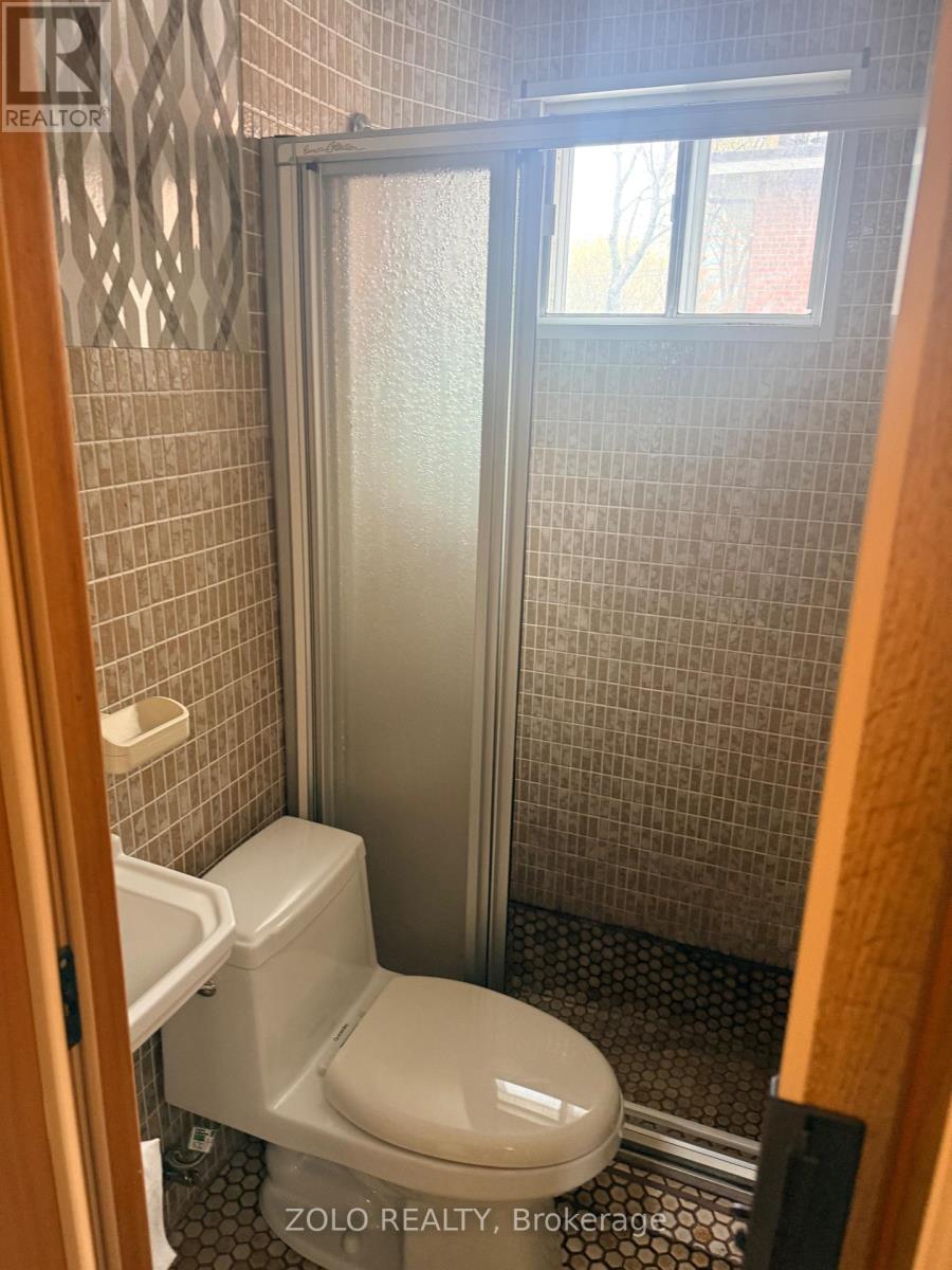 Nanny Suite - 469 Evans Avenue, Toronto, Ontario  M8W 2T6 - Photo 4 - W13004890
