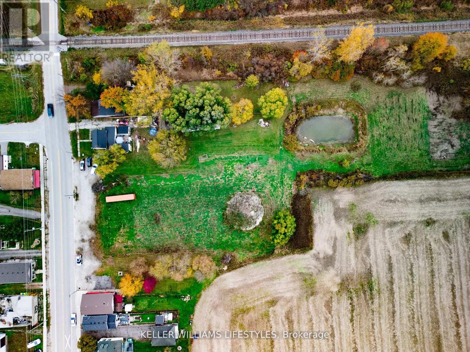22681 Thames Road, Southwest Middlesex, Ontario  N0L 1A0 - Photo 2 - X13081918