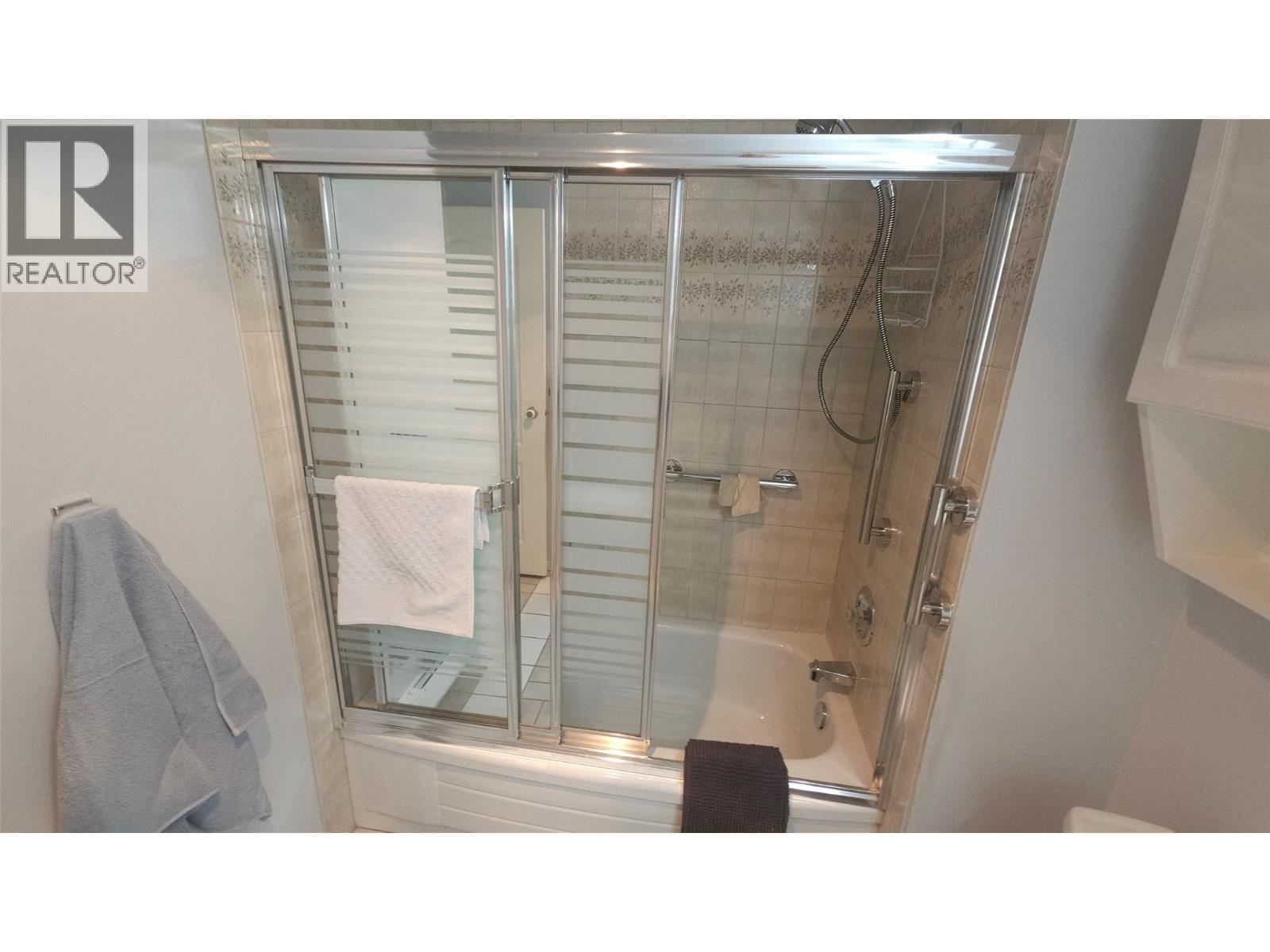 1560 Summit Drive Unit# 348, Kamloops, British Columbia  V2E 1R5 - Photo 14 - 10385057