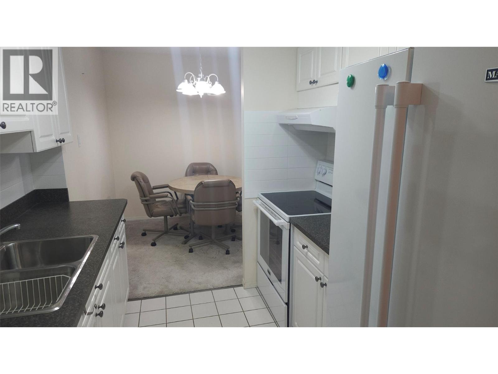 1560 Summit Drive Unit# 348, Kamloops, British Columbia  V2E 1R5 - Photo 9 - 10385057