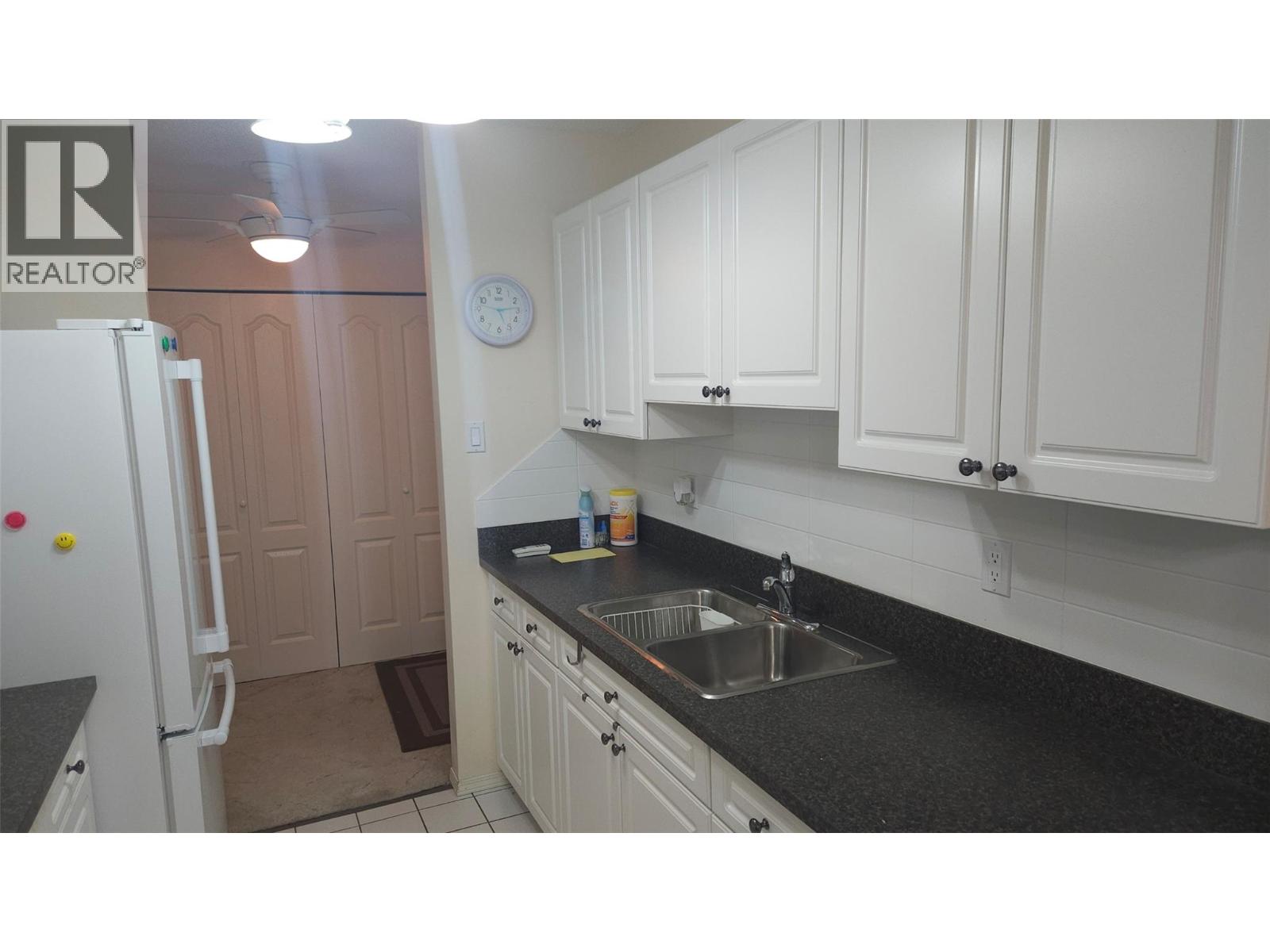 1560 Summit Drive Unit# 348, Kamloops, British Columbia  V2E 1R5 - Photo 8 - 10385057