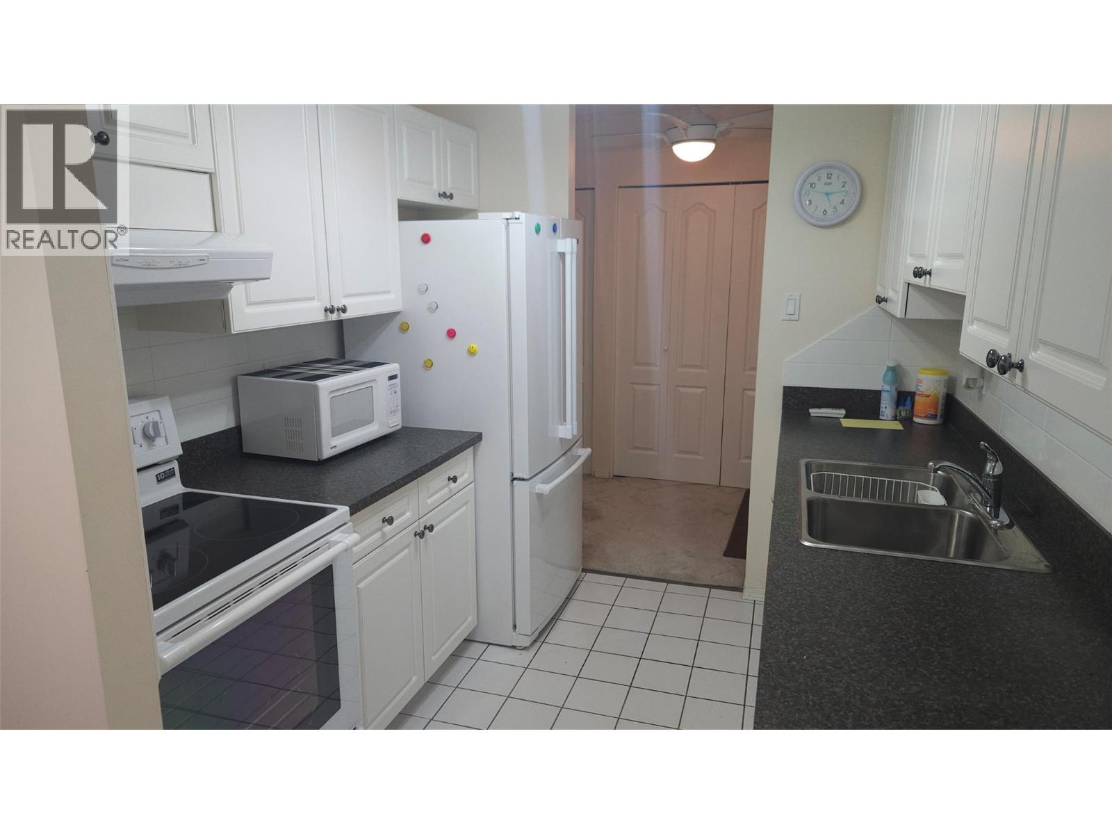 1560 Summit Drive Unit# 348, Kamloops, British Columbia  V2E 1R5 - Photo 7 - 10385057