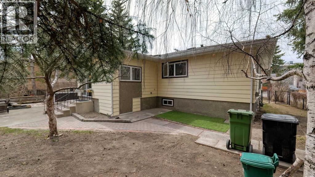 5924 Bow Crescent Nw, Calgary, Alberta  T3B 2B7 - Photo 44 - A2306483