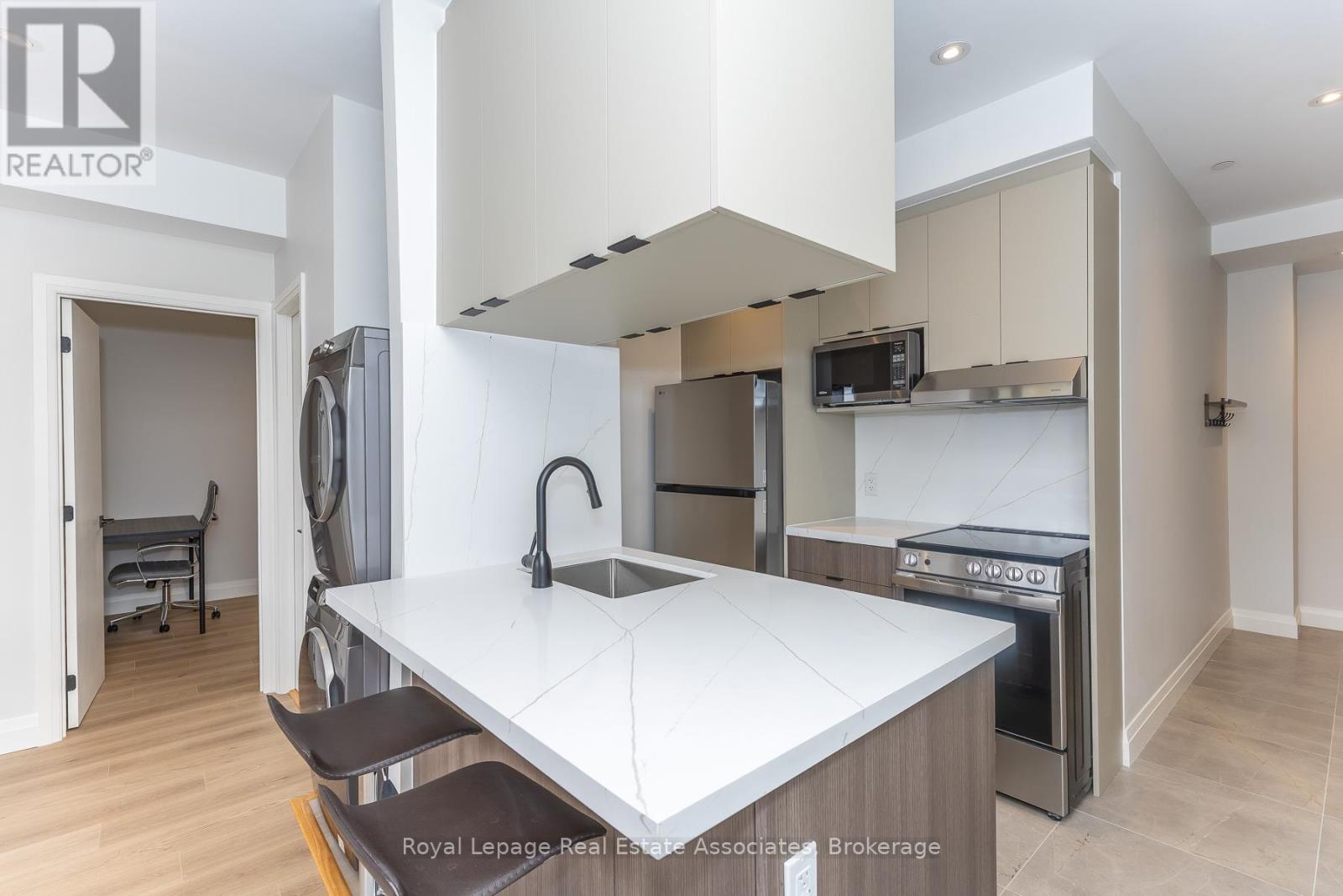 301 - 1000 Bathurst Street, Toronto (Annex), Ontario  M5R 3G7 - Photo 17 - C13081924