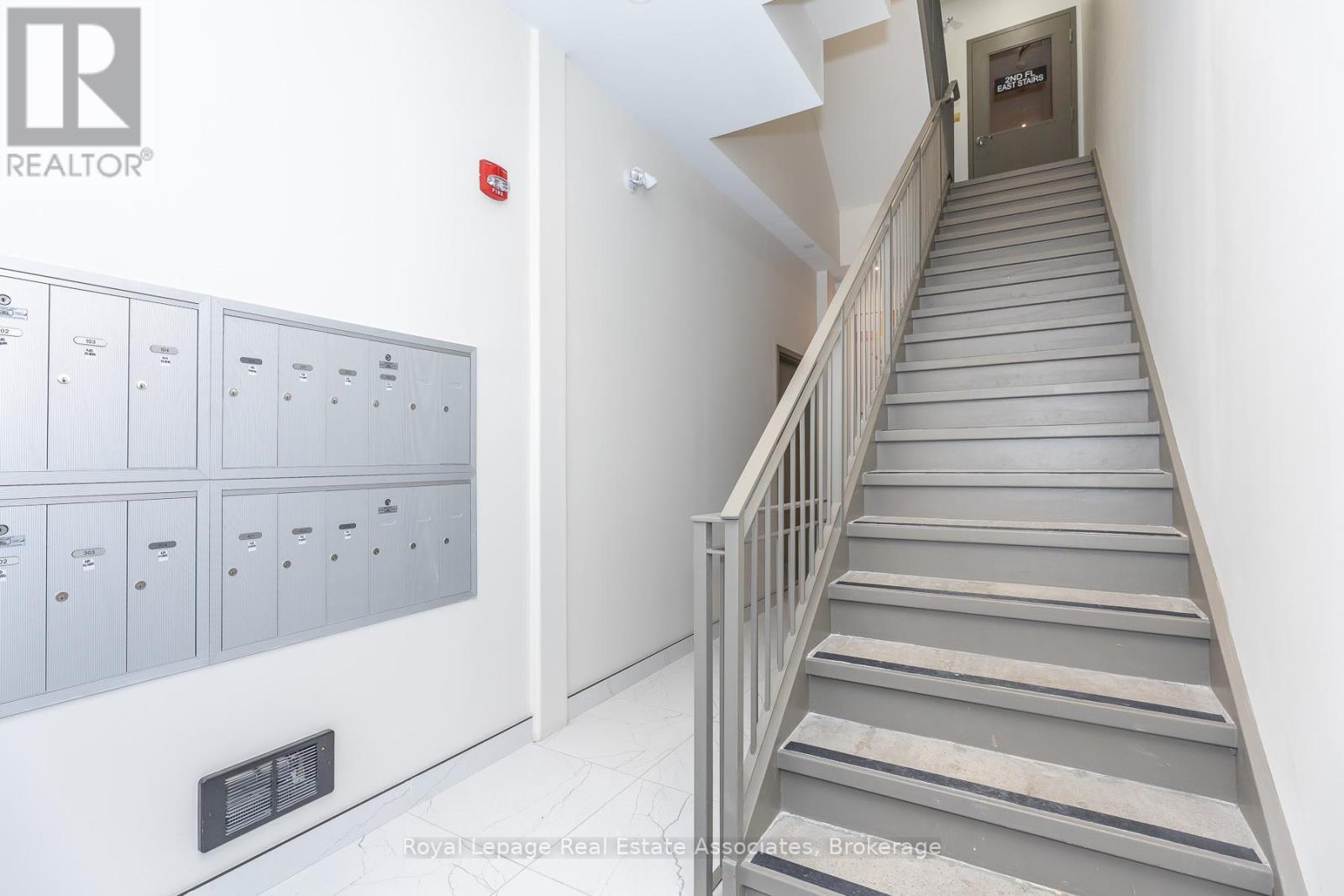 301 - 1000 Bathurst Street, Toronto (Annex), Ontario  M5R 3G7 - Photo 4 - C13081924
