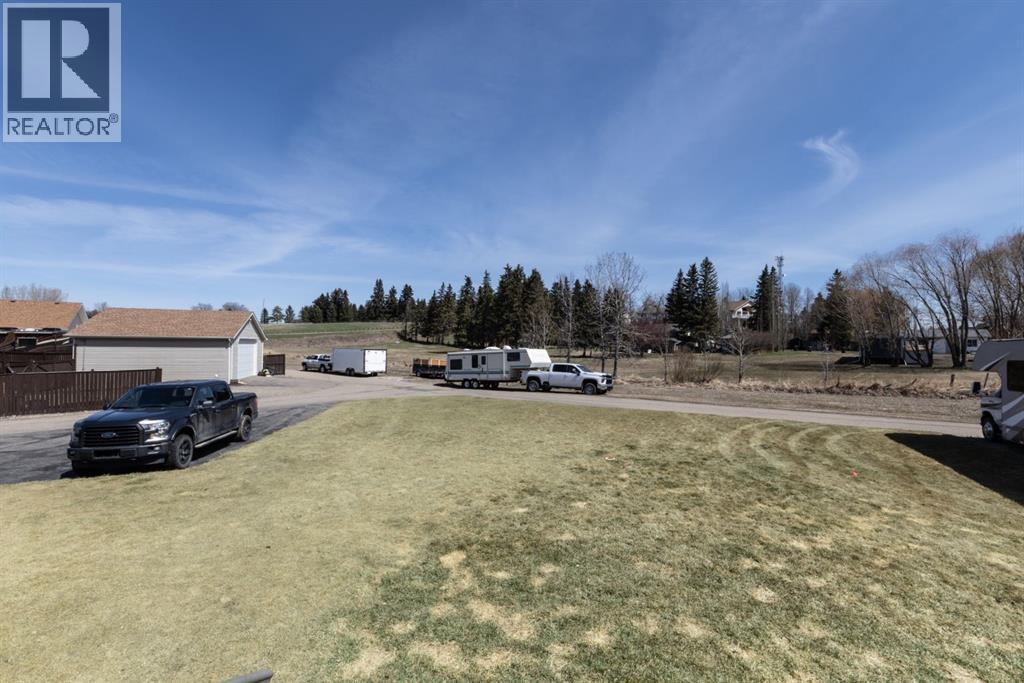 4828 55 Boulevard Close, Innisfail, Alberta  T4G 0A2 - Photo 11 - A2283524