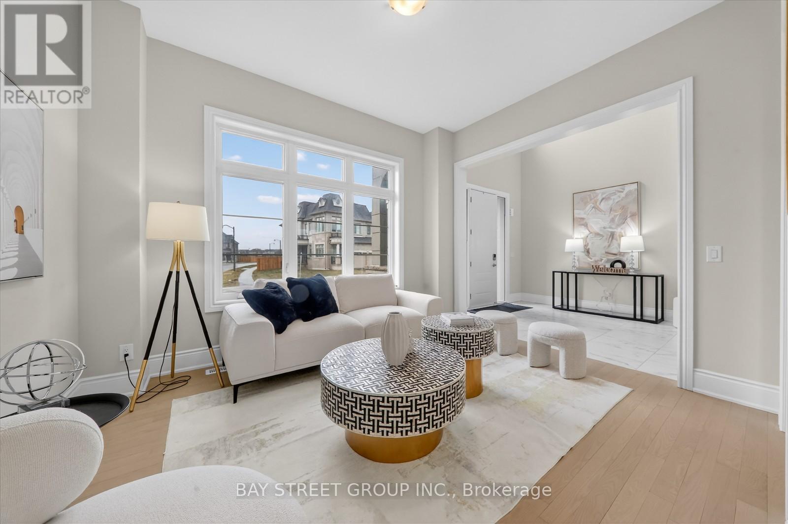 37 Meizhou Avenue, Markham, Ontario  L6C 3J6 - Photo 4 - N12878578