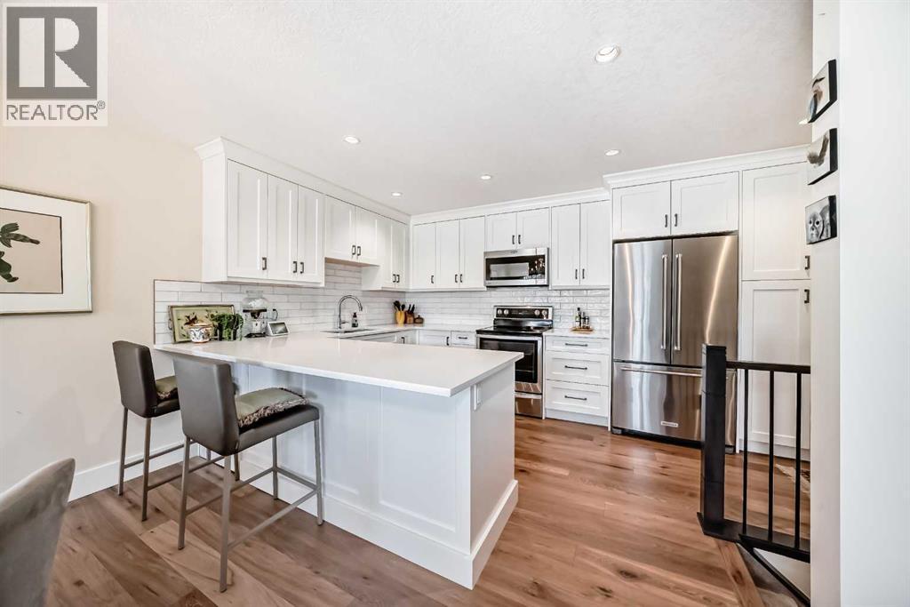 16 Vandoos Gardens Nw, Calgary, Alberta  T3A 4W4 - Photo 6 - A2306966