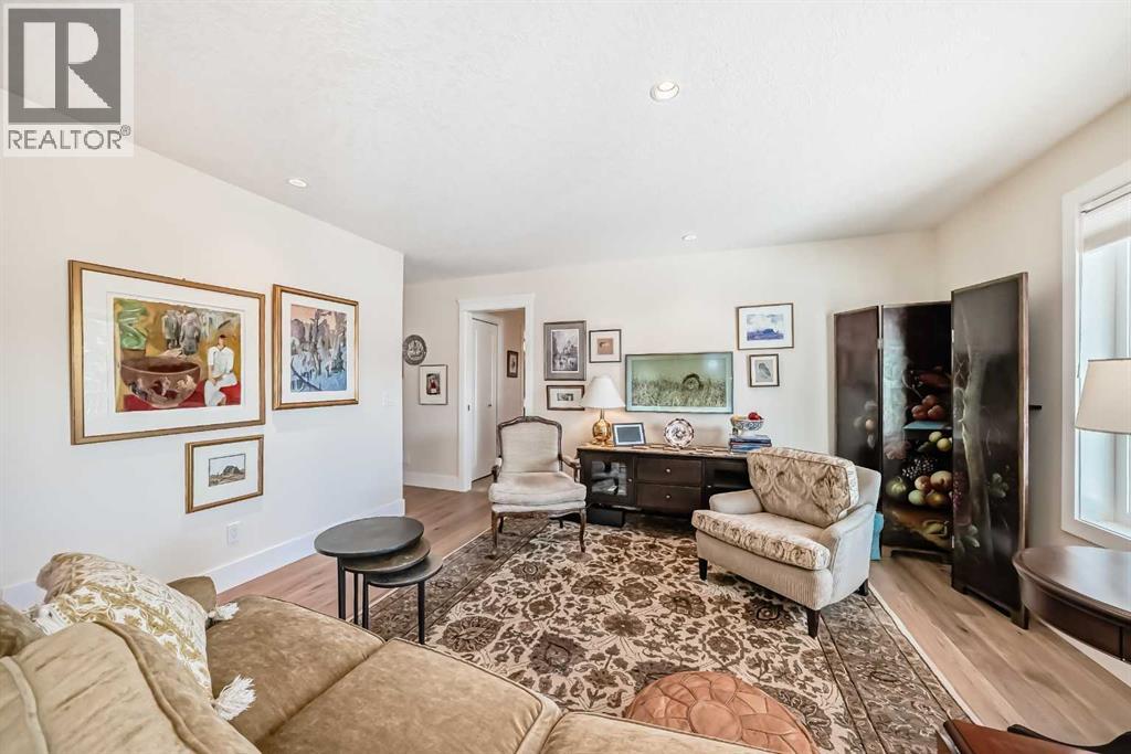 16 Vandoos Gardens Nw, Calgary, Alberta  T3A 4W4 - Photo 12 - A2306966