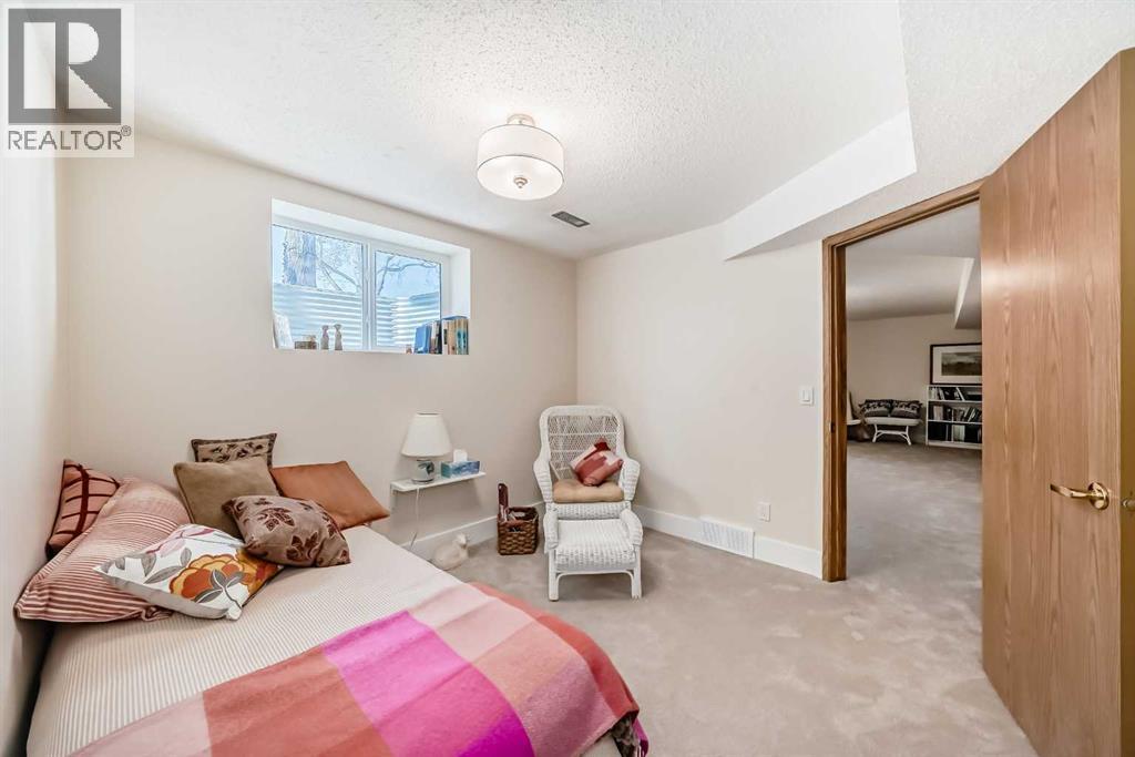 16 Vandoos Gardens Nw, Calgary, Alberta  T3A 4W4 - Photo 29 - A2306966