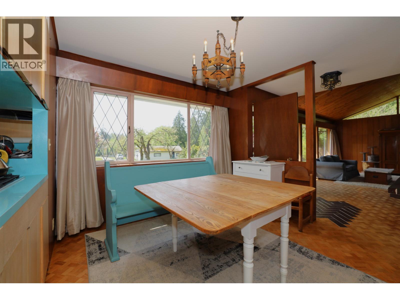 1346 Russell Road, Gibsons, British Columbia  V0N 1V2 - Photo 11 - R3119342