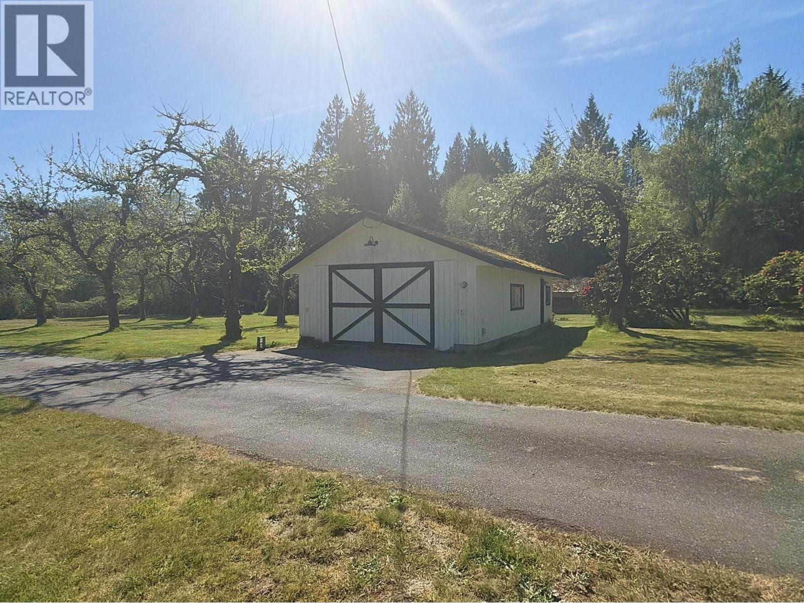1346 Russell Road, Gibsons, British Columbia  V0N 1V2 - Photo 3 - R3119342