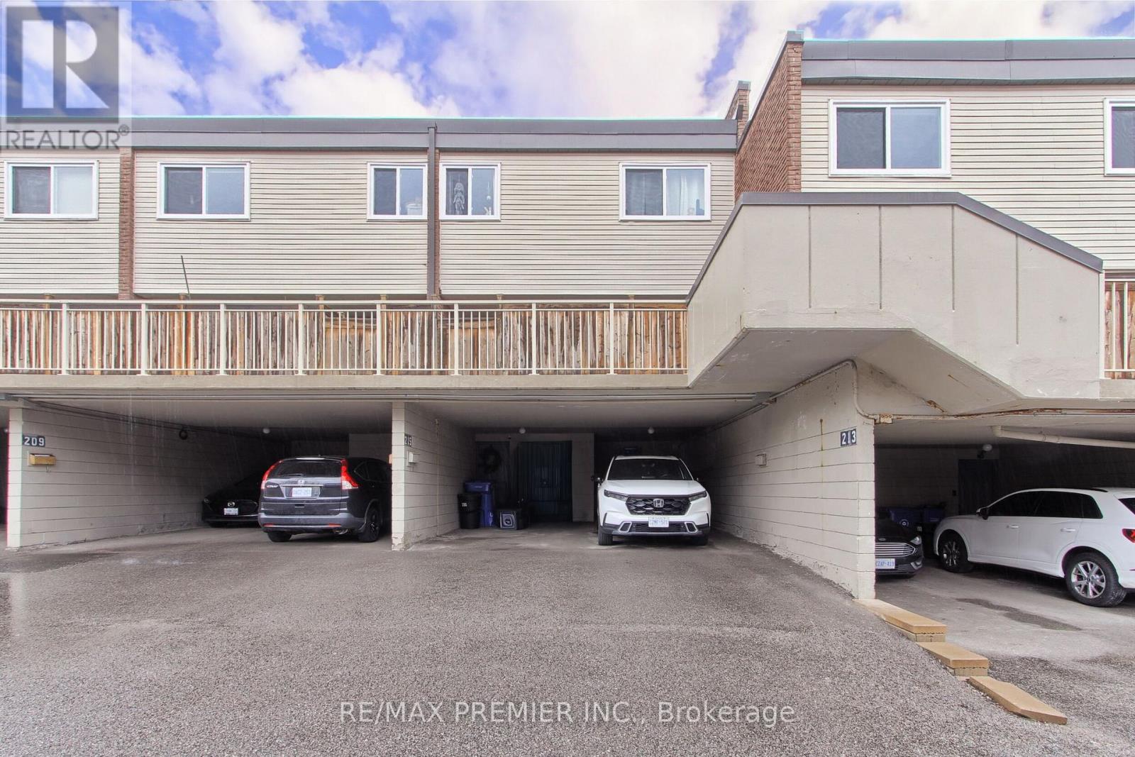 213 MILESTONE CRESCENT, Aurora, Ontario