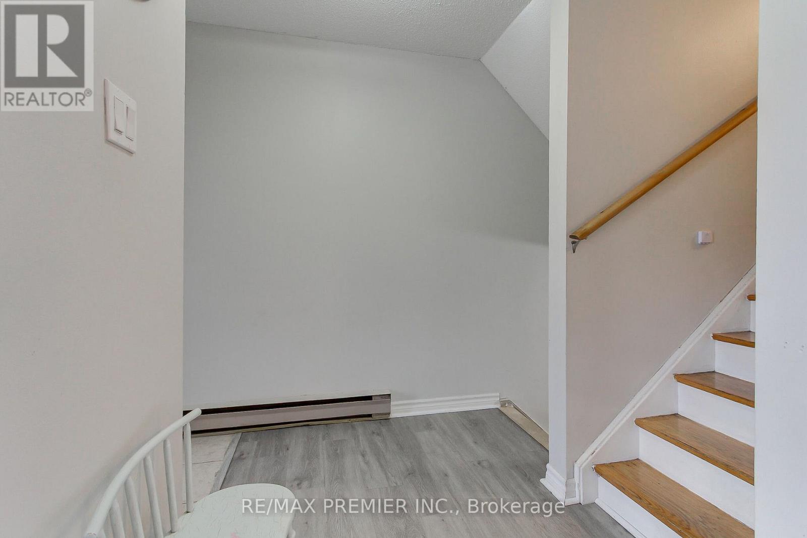 213 Milestone Crescent, Aurora, Ontario  L4G 3M2 - Photo 3 - N13081984