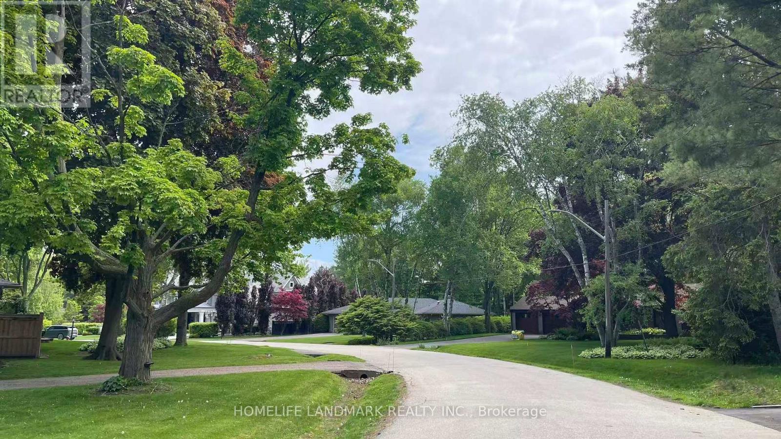 1556 CRESTVIEW AVENUE, Mississauga, Ontario