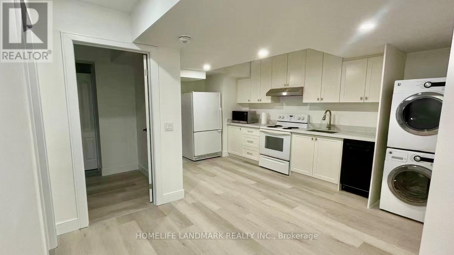 1556 Crestview Avenue, Mississauga, Ontario  L5G 3P6 - Photo 4 - W13081978