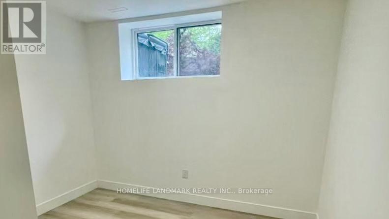1556 Crestview Avenue, Mississauga, Ontario  L5G 3P6 - Photo 6 - W13081978