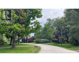 1556 CRESTVIEW AVENUE, Mississauga, Ontario