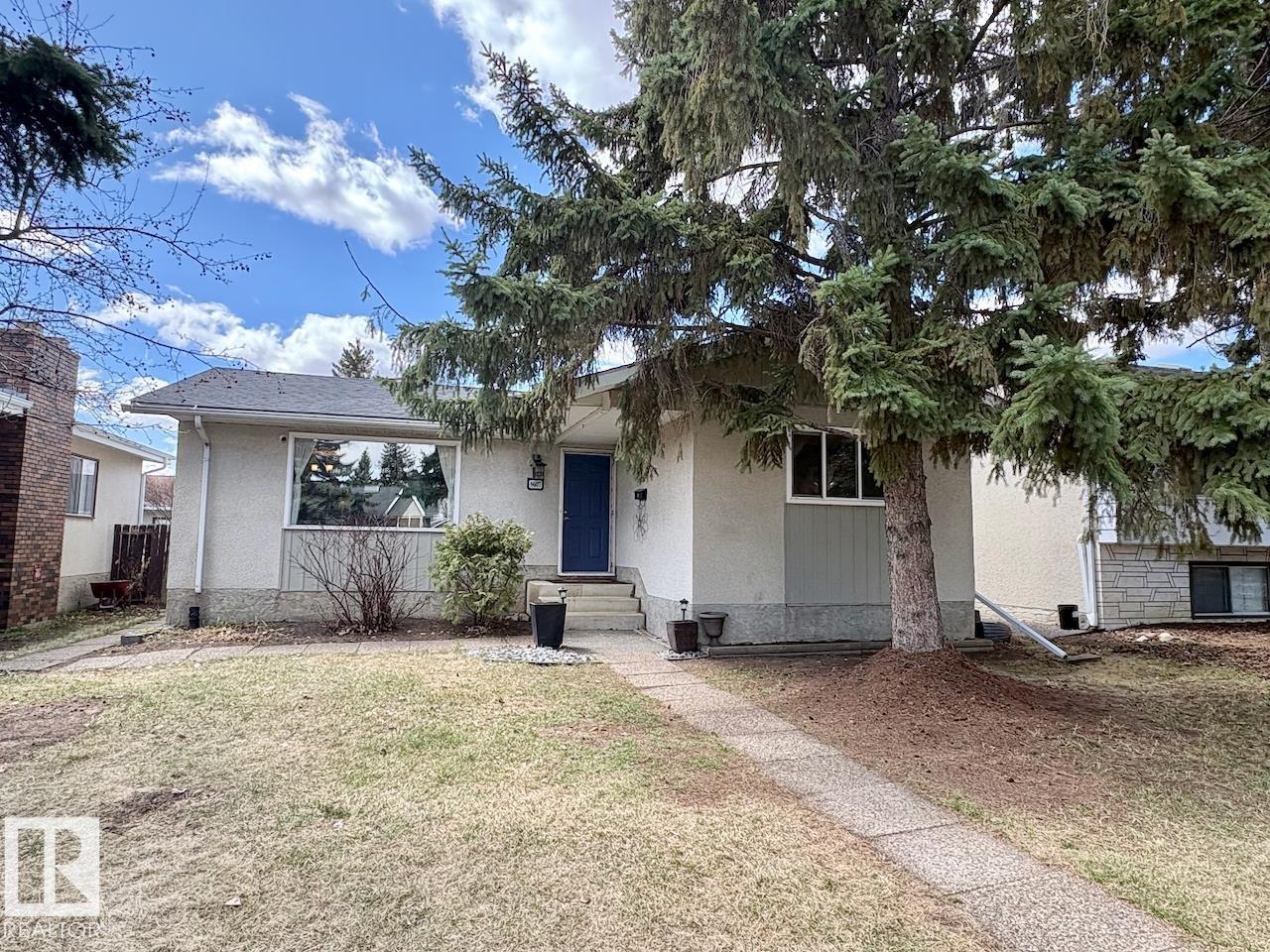 8607 35a Av NW, Edmonton, Alberta  T6K 0C3 - Photo 1 - E4485698