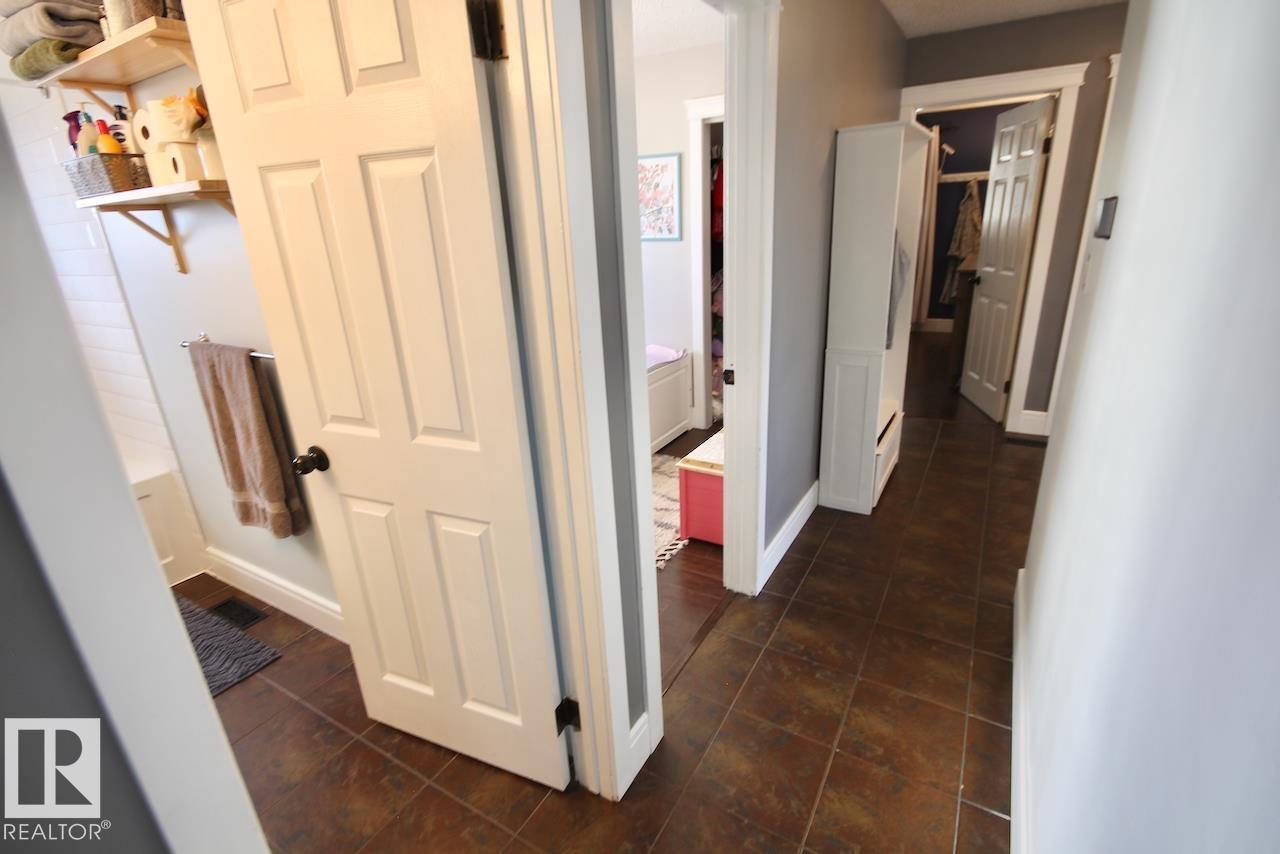 8607 35a Av NW, Edmonton, Alberta  T6K 0C3 - Photo 15 - E4485698