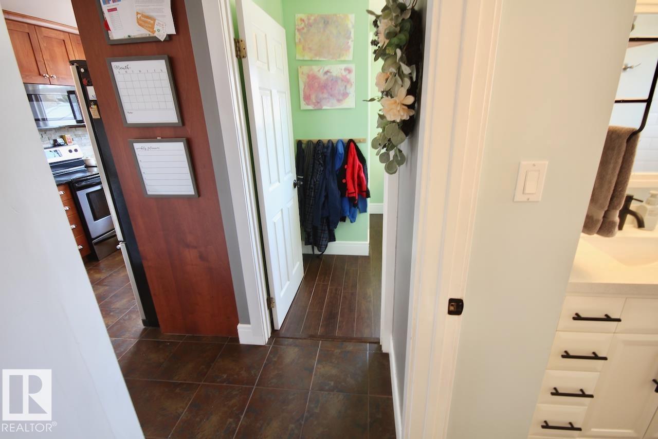 8607 35a Av NW, Edmonton, Alberta  T6K 0C3 - Photo 20 - E4485698