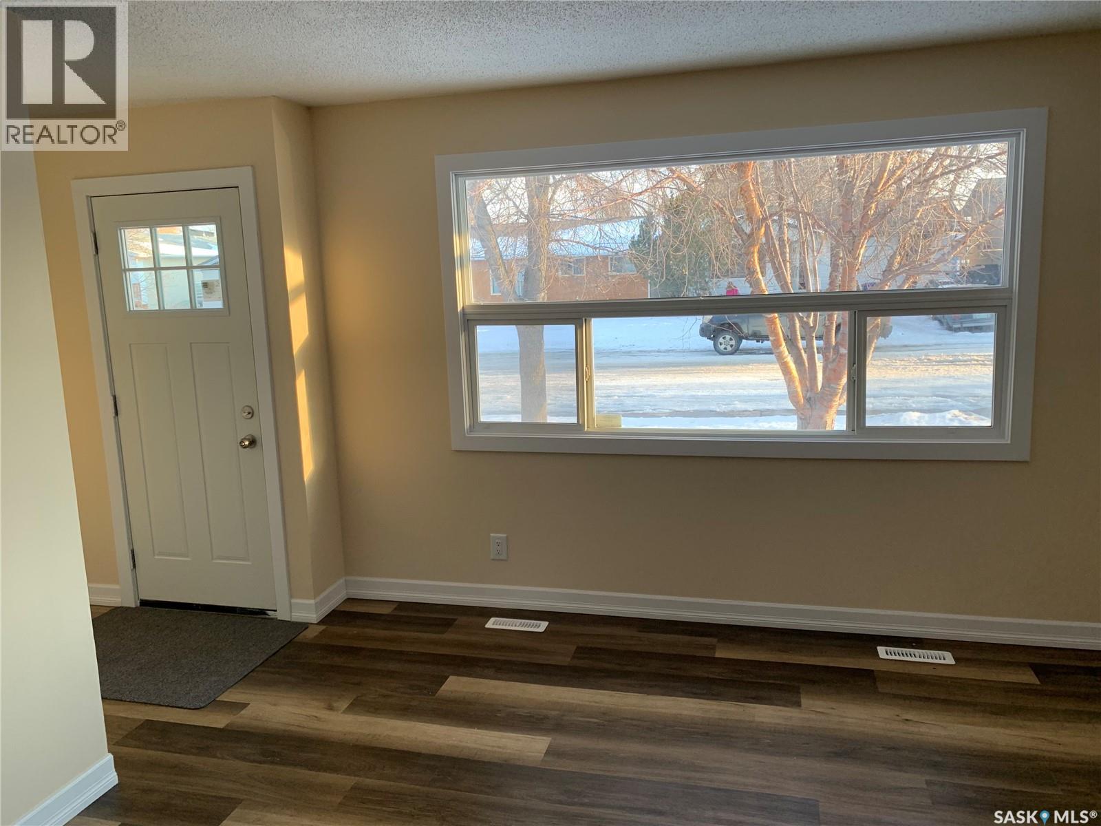 649 Douglas Crescent, Saskatoon, Saskatchewan  S7L 4T9 - Photo 5 - SK034868