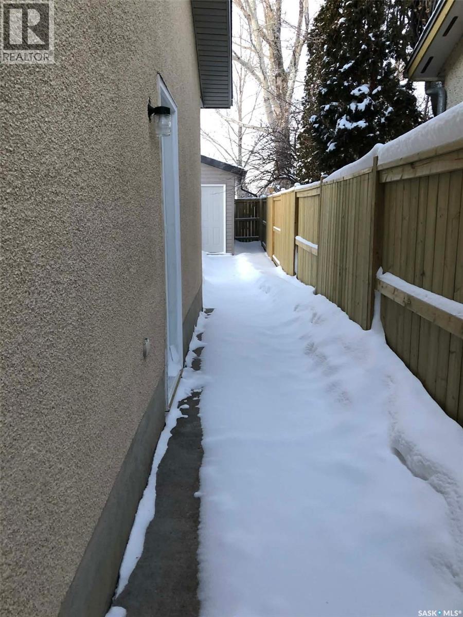 649 Douglas Crescent, Saskatoon, Saskatchewan  S7L 4T9 - Photo 9 - SK034868