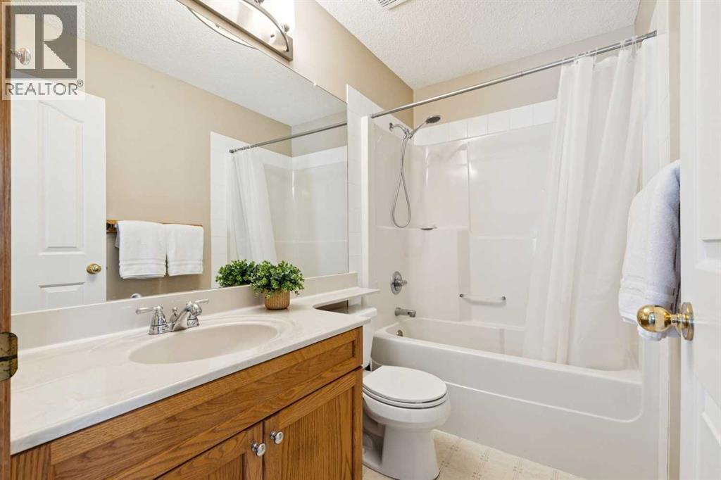 81 Bridlewood Manor SW, Calgary, Alberta  T2Y 3T4 - Photo 19 - A2294484