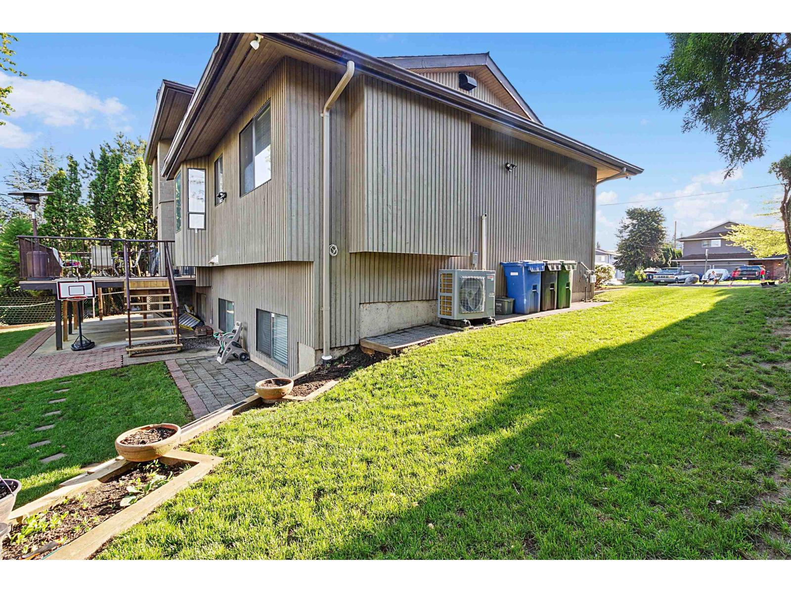 2348 W Ridgeway Street, Abbotsford, British Columbia  V2T 3H3 - Photo 35 - R3119207