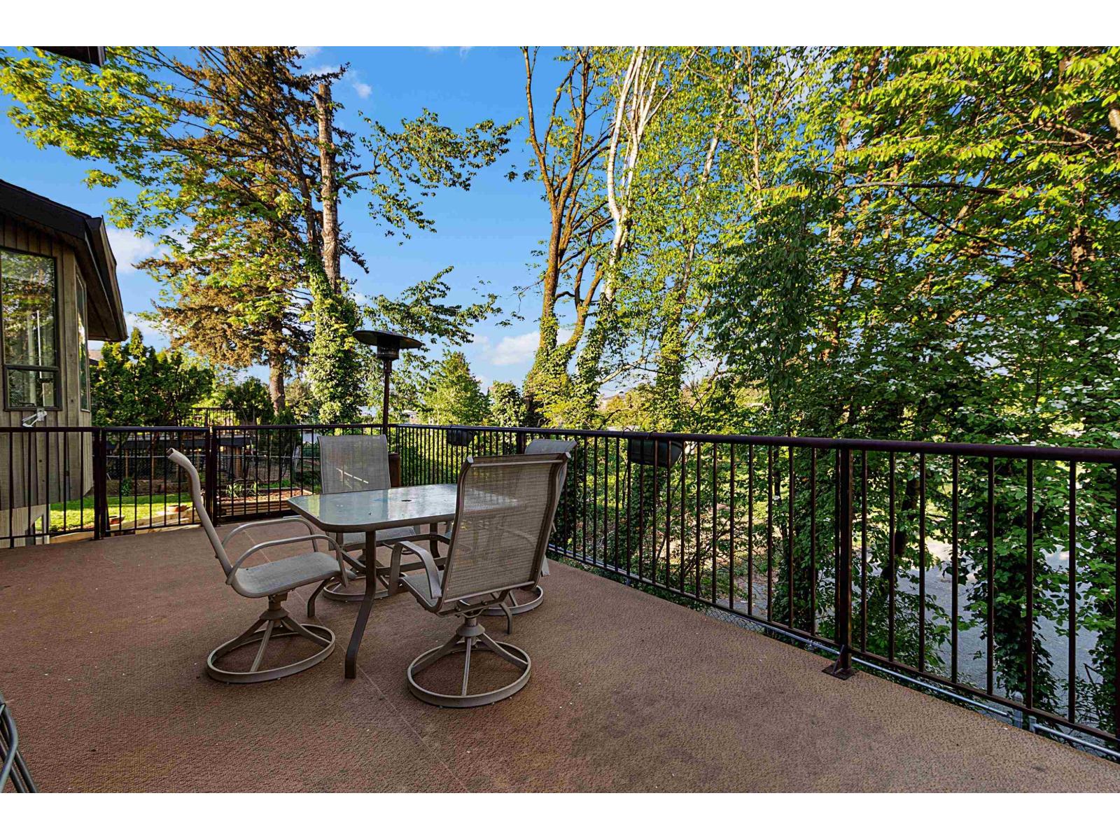 2348 W Ridgeway Street, Abbotsford, British Columbia  V2T 3H3 - Photo 4 - R3119207