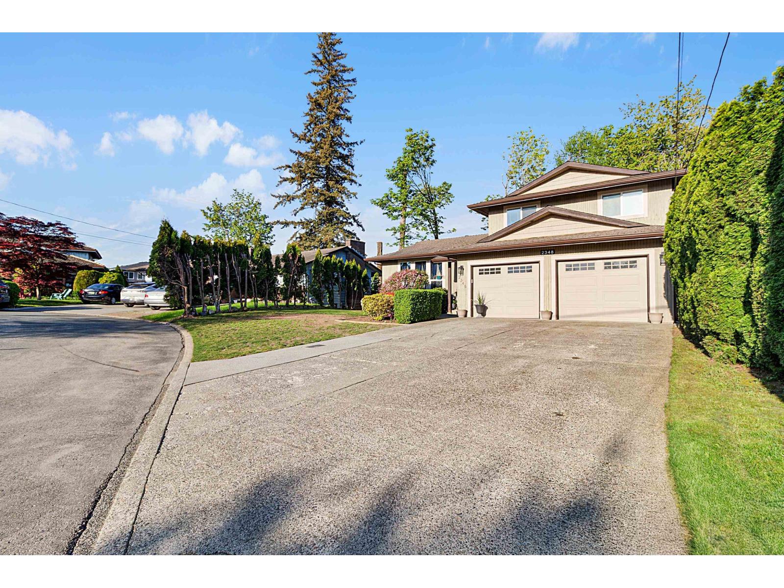 2348 W Ridgeway Street, Abbotsford, British Columbia  V2T 3H3 - Photo 2 - R3119207
