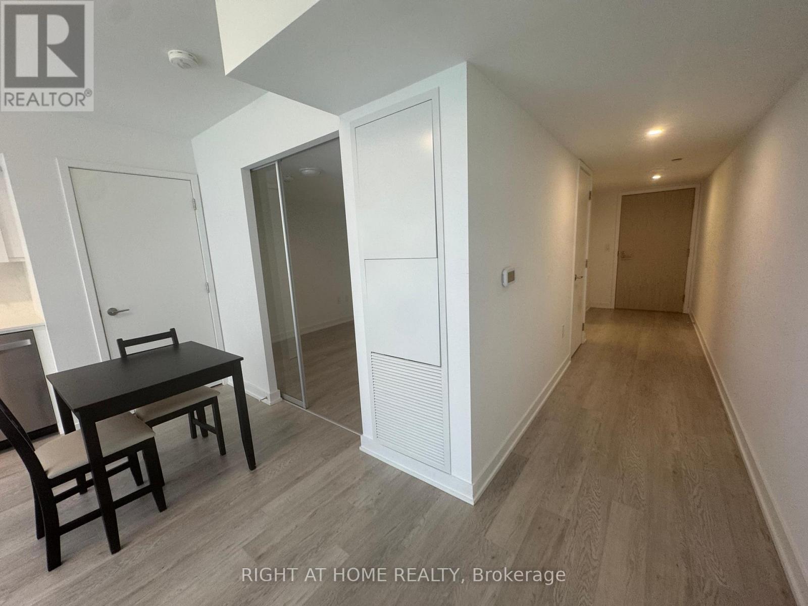 322 - 3 Strathgowan Avenue, Toronto, Ontario  M4N 1B8 - Photo 11 - C13082004