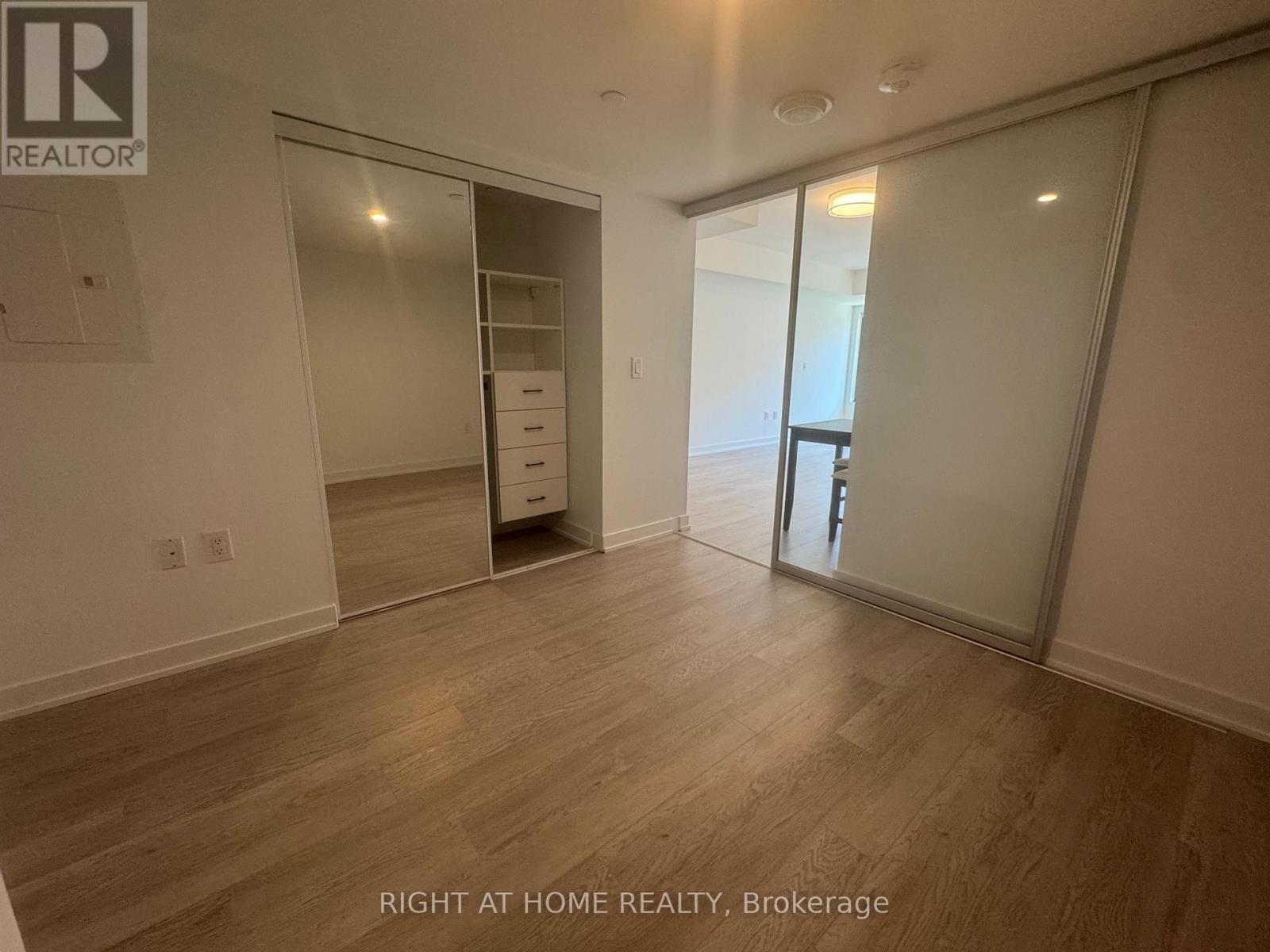 322 - 3 Strathgowan Avenue, Toronto, Ontario  M4N 1B8 - Photo 15 - C13082004