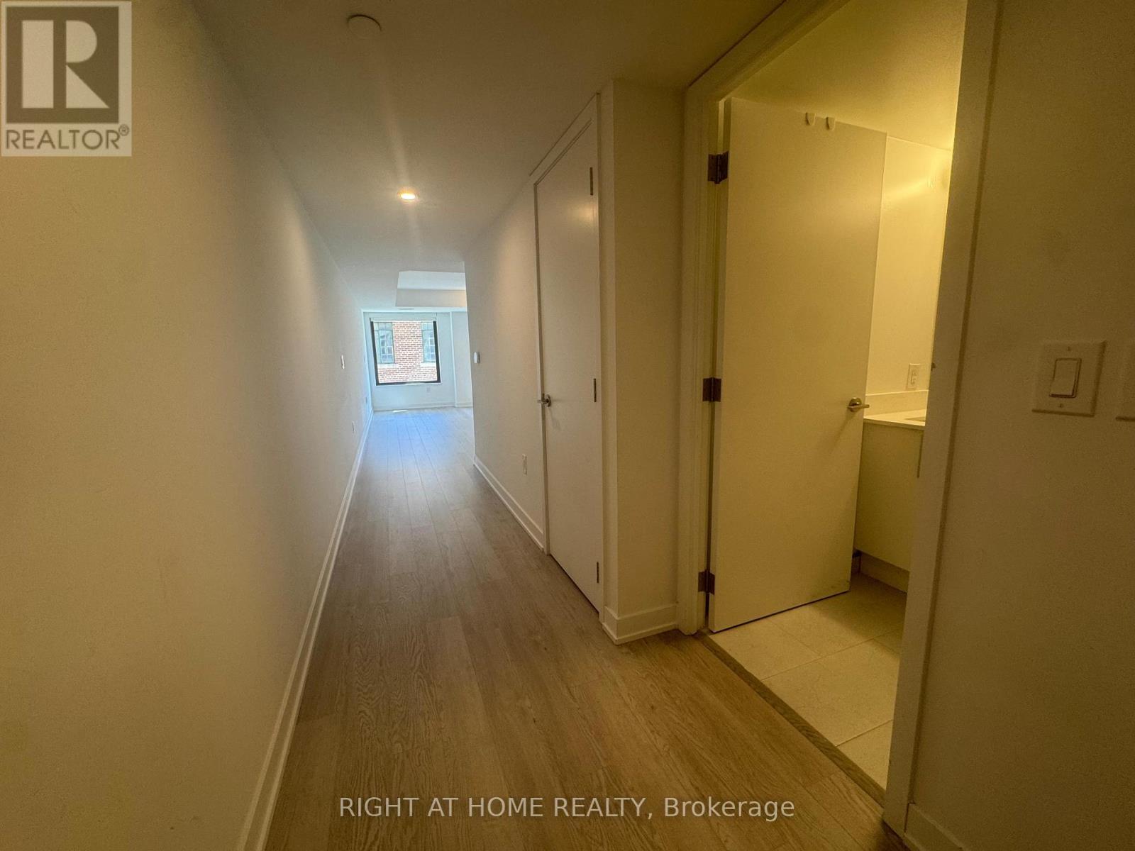 322 - 3 Strathgowan Avenue, Toronto, Ontario  M4N 1B8 - Photo 17 - C13082004