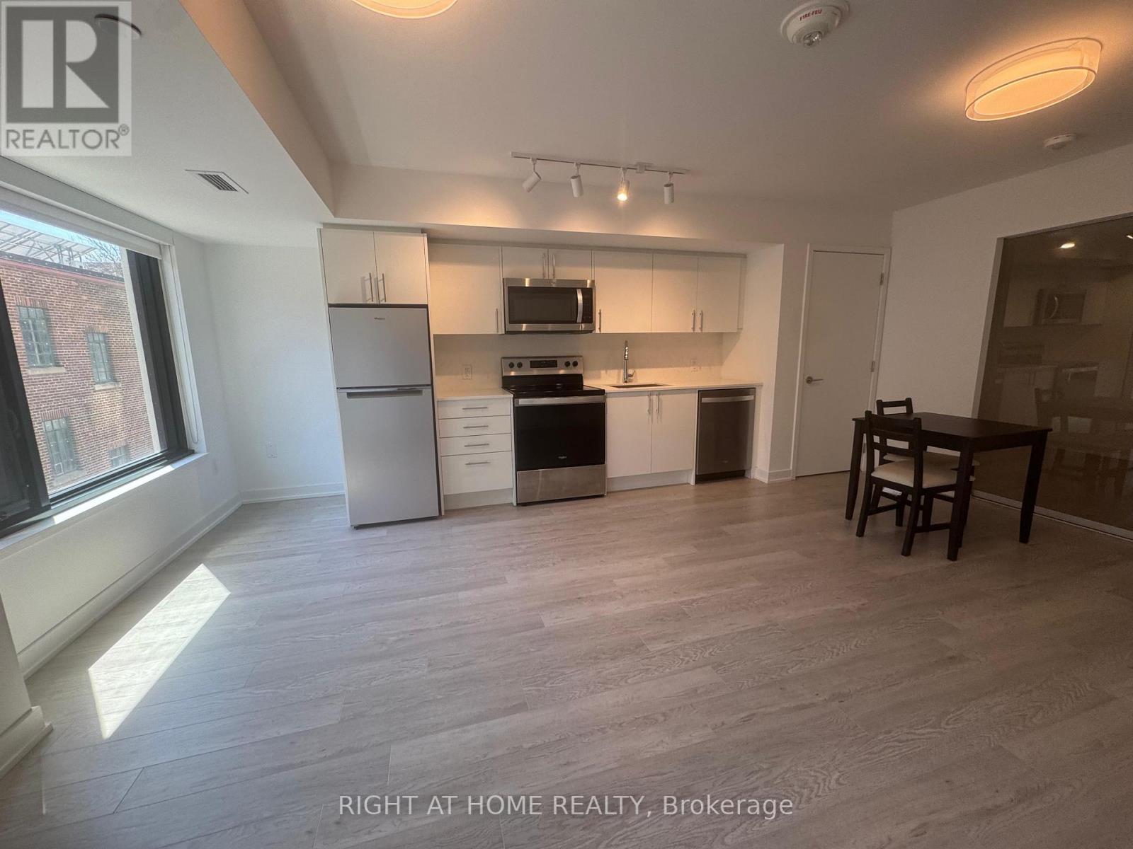 322 - 3 Strathgowan Avenue, Toronto, Ontario  M4N 1B8 - Photo 8 - C13082004