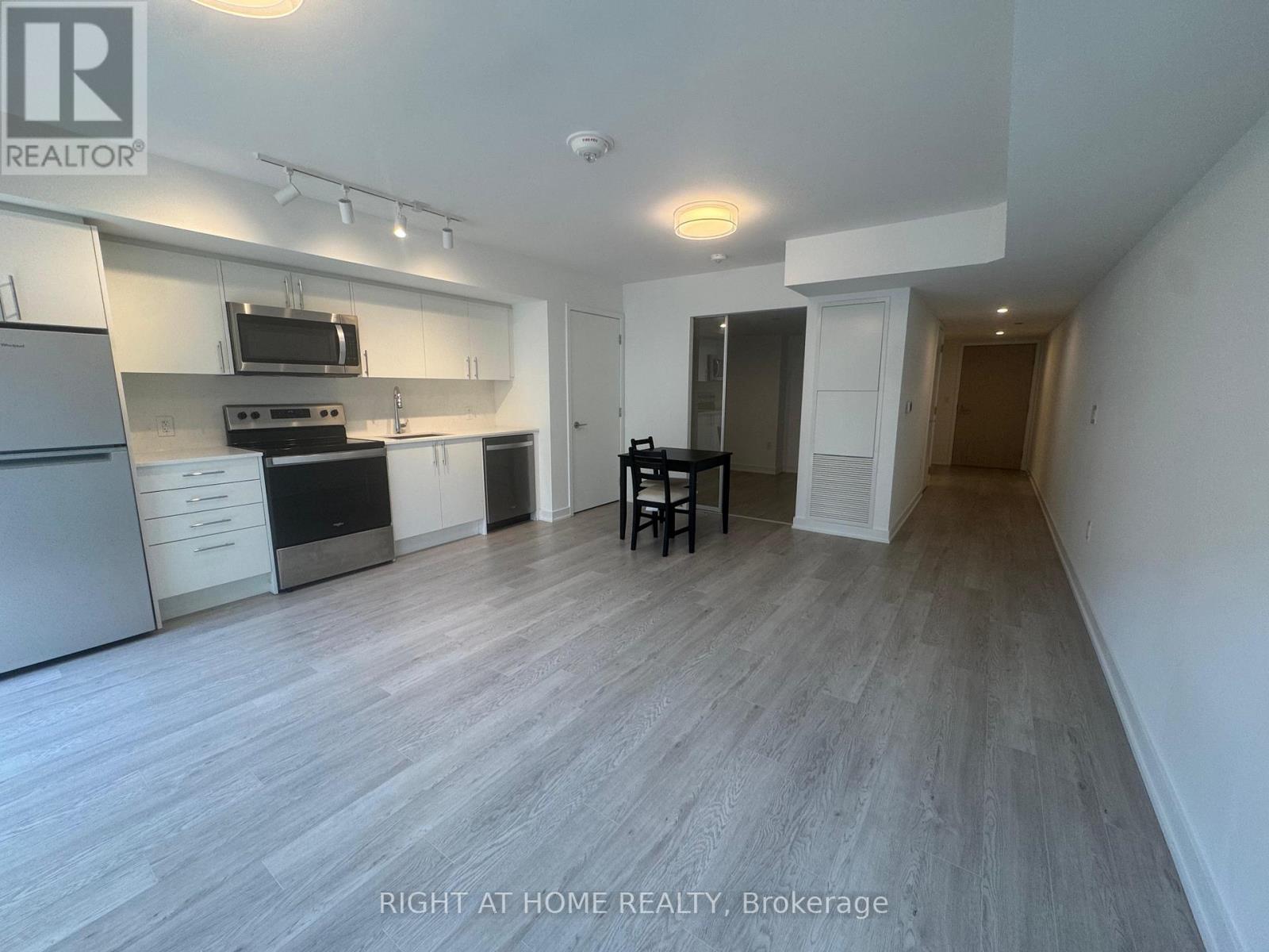 322 - 3 Strathgowan Avenue, Toronto, Ontario  M4N 1B8 - Photo 9 - C13082004