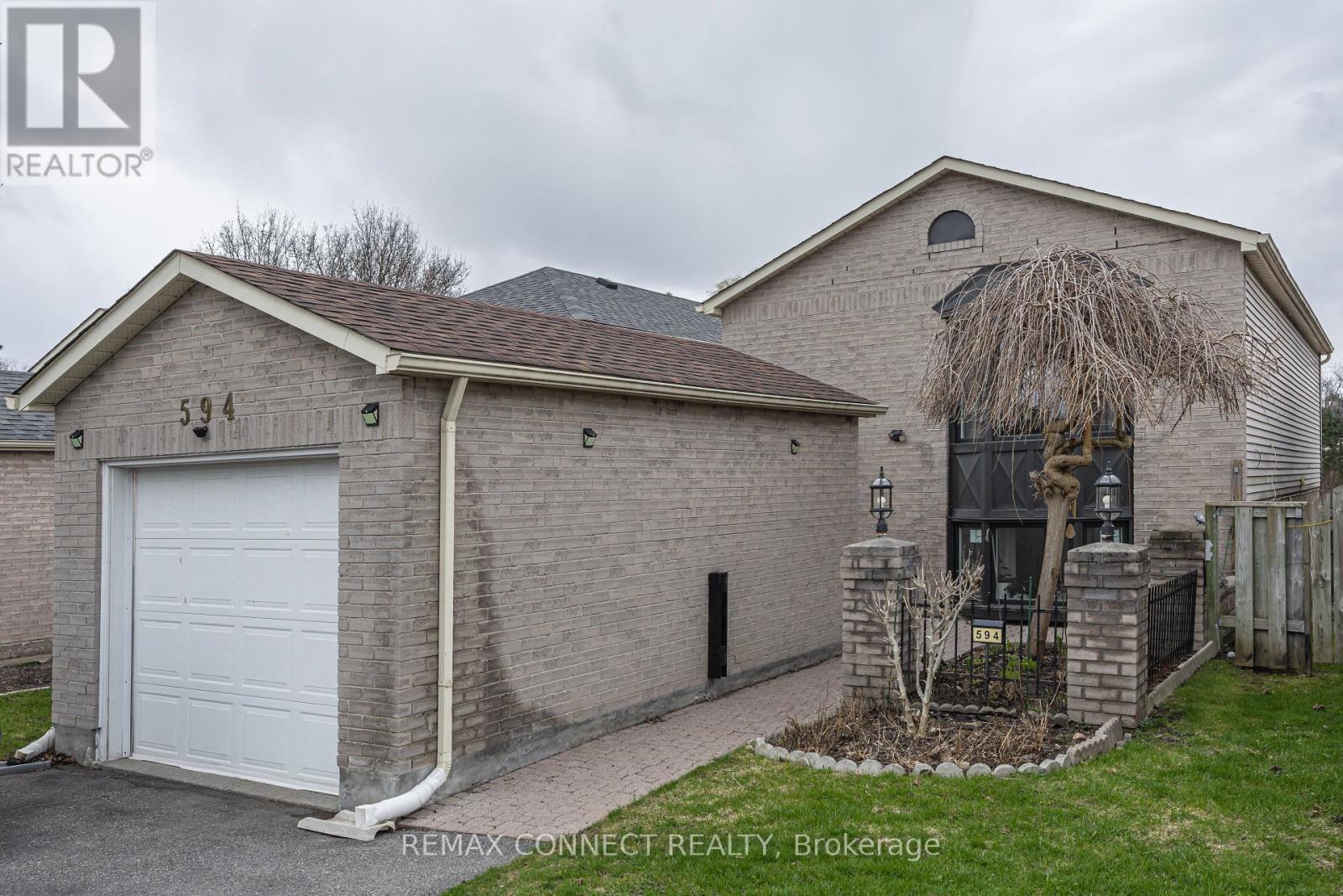 594 Waverly Street N, Oshawa, Ontario  L1J 7G1 - Photo 2 - E13021814