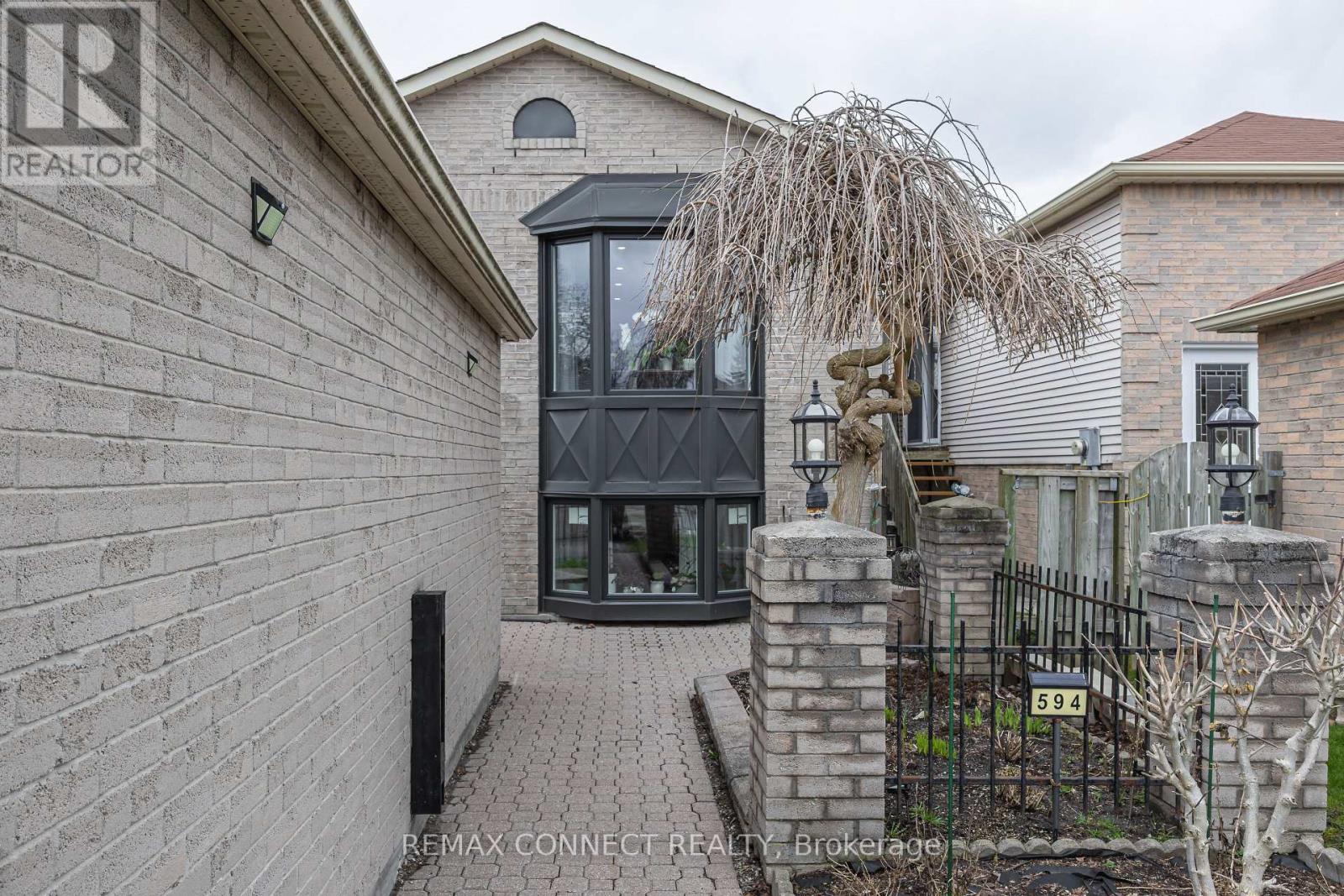 594 Waverly Street N, Oshawa, Ontario  L1J 7G1 - Photo 4 - E13021814