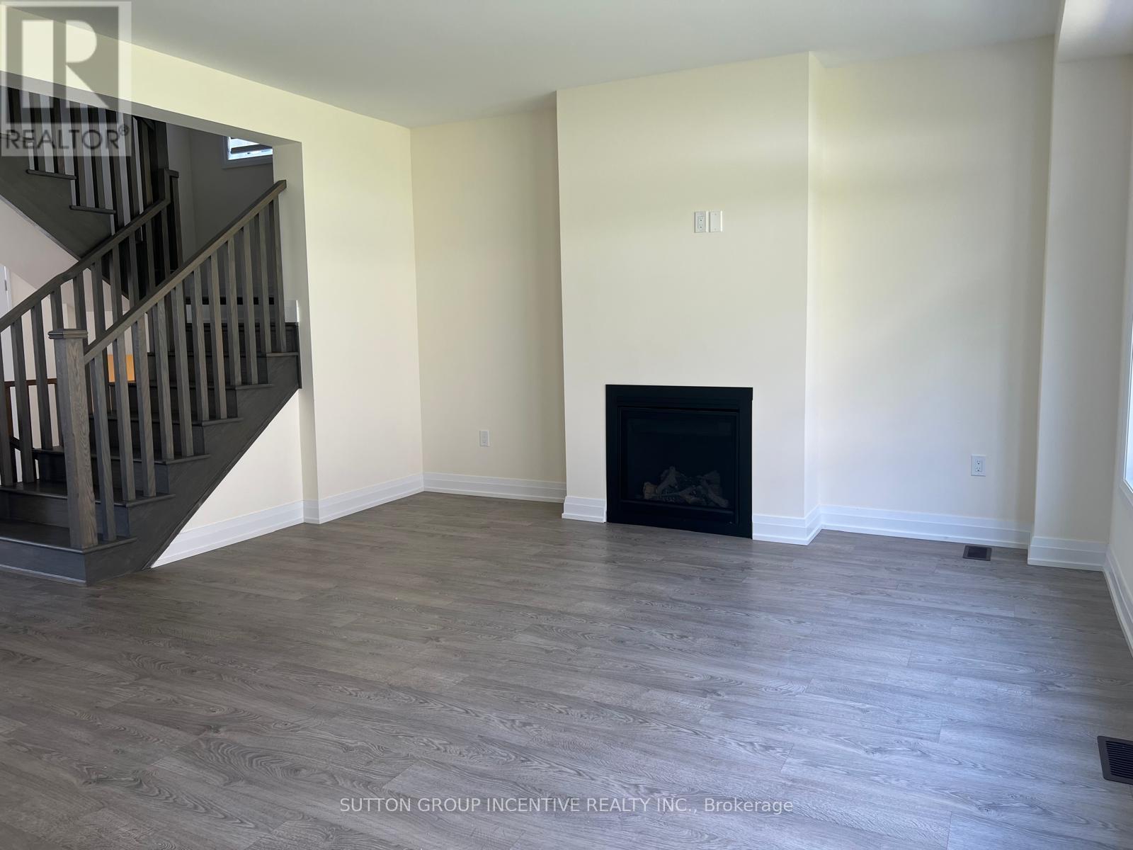 47 Bearberry Road, Springwater, Ontario  L9X 2E1 - Photo 4 - S13082002