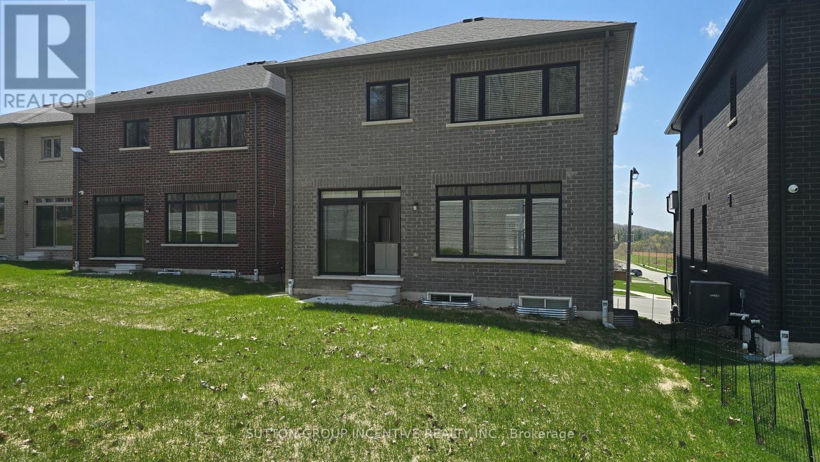 47 Bearberry Road, Springwater, Ontario  L9X 2E1 - Photo 9 - S13082002