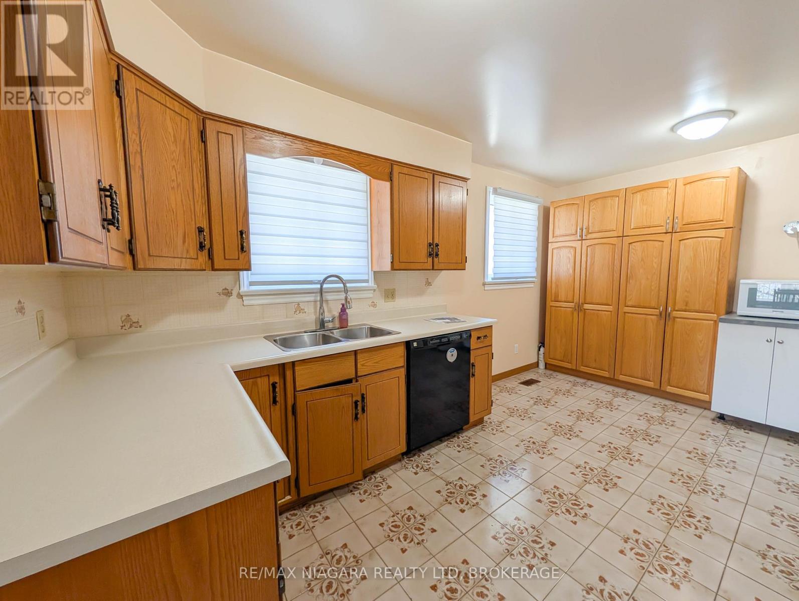 50 Chetwood Street, St. Catharines, Ontario  L2S 2A2 - Photo 12 - X12799106