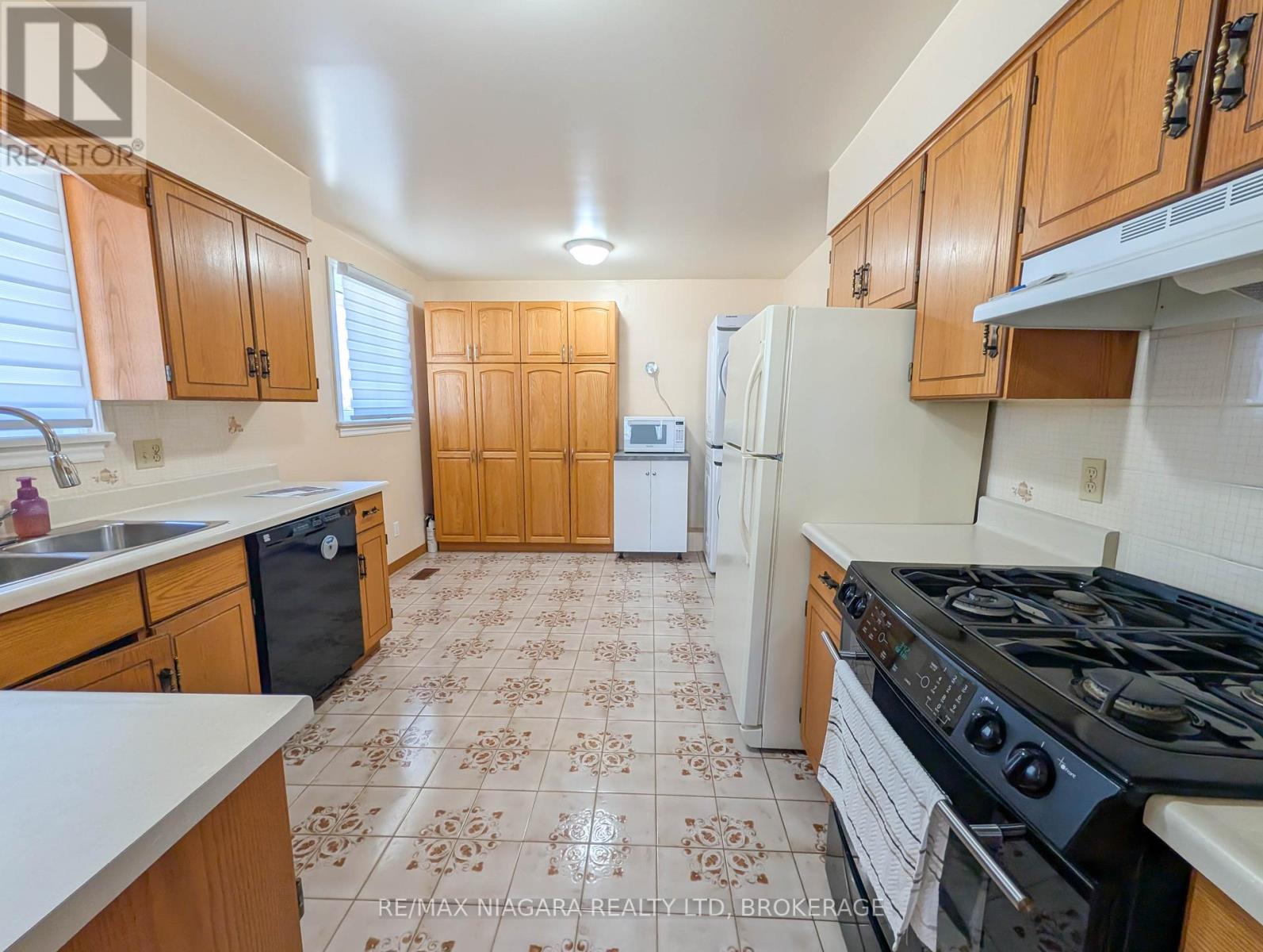 50 Chetwood Street, St. Catharines, Ontario  L2S 2A2 - Photo 11 - X12799106