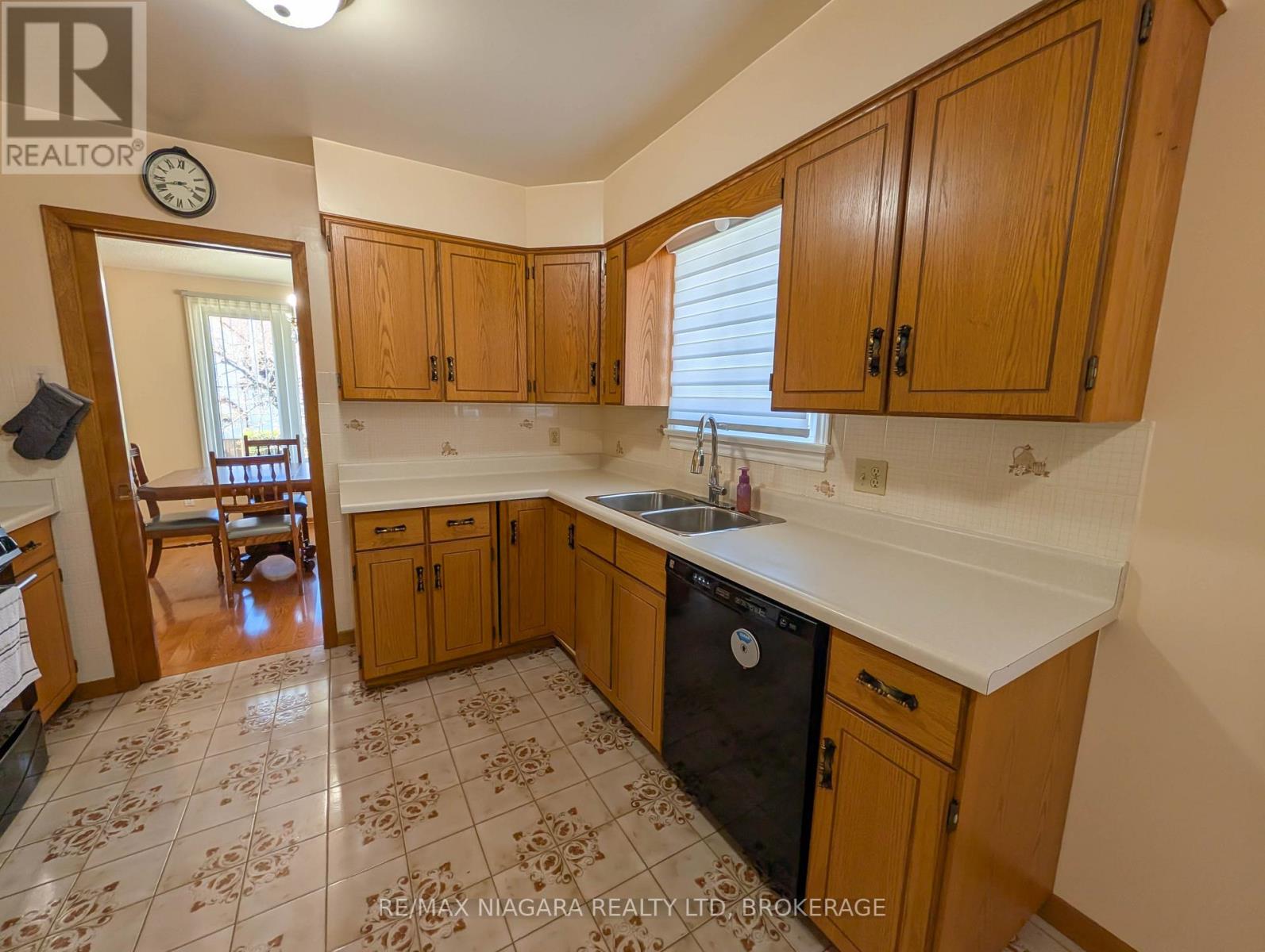 50 Chetwood Street, St. Catharines, Ontario  L2S 2A2 - Photo 14 - X12799106