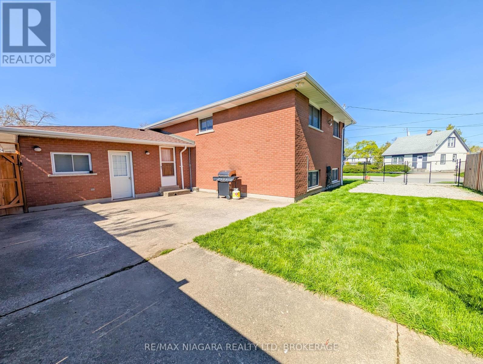50 Chetwood Street, St. Catharines, Ontario  L2S 2A2 - Photo 4 - X12799106