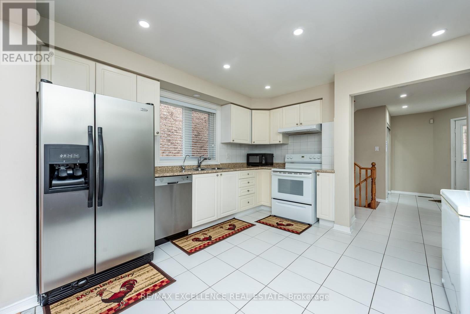 71 Rocky Mountain Crescent, Brampton, Ontario  L6R 1E7 - Photo 15 - W13081998